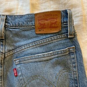 LEVI 501 Skinny Jean